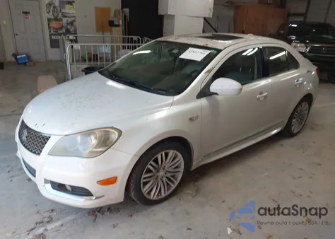 2011 Suzuki Kizashi Sport Sls z USA, uszkodzony, nr VIN JS2RE9A84B6110766